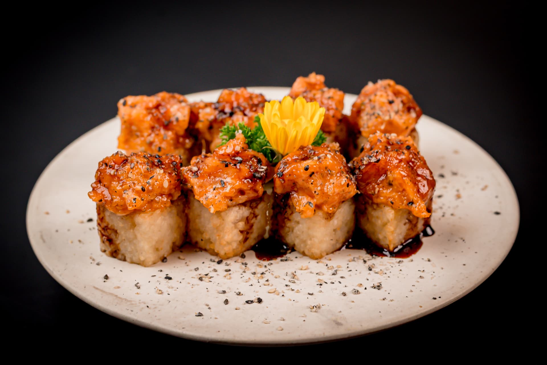 Crispy rice com salmão ou atum spicy