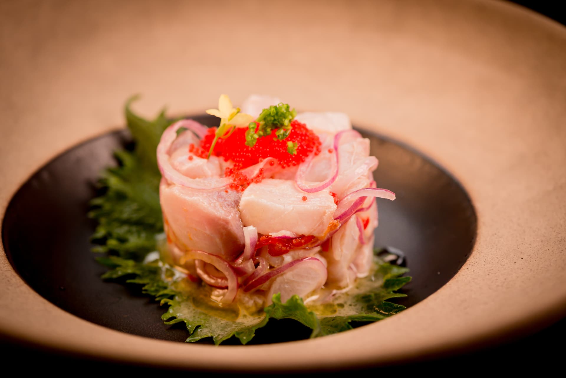 Ceviche de peixe branco da estação